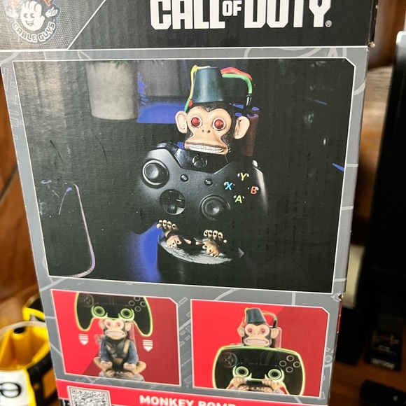 Call of Duty Monkey Bomb Controller and Phone holder NEW - Picture 6 of 7